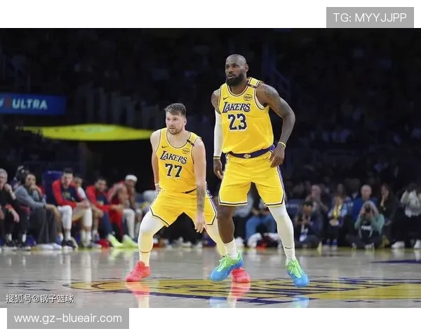 原创疯狂3方交易方案，三球联手东契奇，克莱+加福德去湖人，黄蜂才是最大赢家